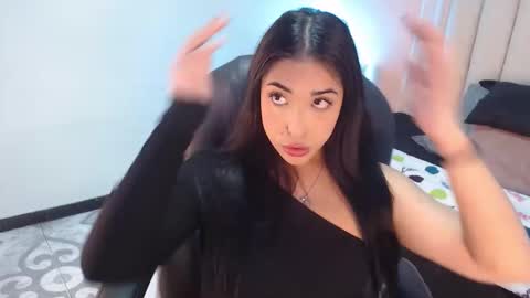 Snapshot of selene_voss chatting on 17, 12, 2025 Selene online show from 17, 12, 2025