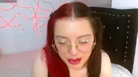 Selene G  online show from 10, 4, 2026