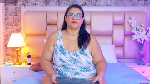 Selenna Cooper online show from 17, 2, 2026