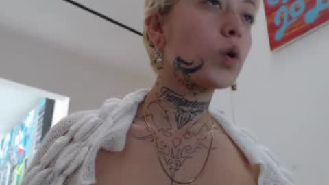 Snapshot of seley222 chatting on 18, 6, 2026 Ask me online show from 18, 6, 2026