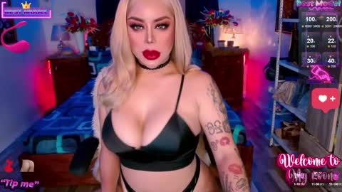 Snapshot of selina_diorxxx chatting on 5, 12, 2024 Will You Be My CumDumpster in Real Drink My Milk online show from 5, 12, 2024