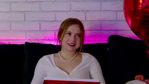 SelinSwarovski online show from 16, 2, 2025