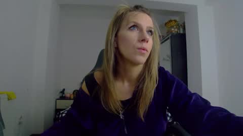 sellena_angels online show from 1, 2, 2026