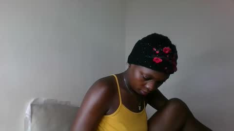 Snapshot of sellinprinces chatting on 15, 10, 2025 sellinprinces online show from 15, 10, 2025