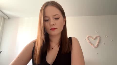Lily online show from 19, 6, 2026