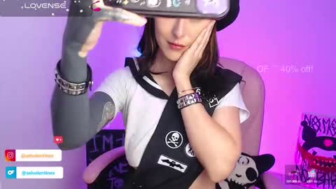 Snapshot of selvalentinex chatting on 27, 9, 2025 online show from 27, 9, 2025