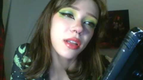 Snapshot of sendforesme chatting on 19, 1, 2025 goddess esme  online show from 19, 1, 2025