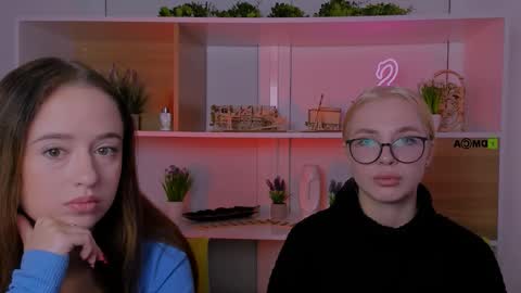 Snapshot of sendi_cais chatting on 15, 10, 2025 Sendi online show from 15, 10, 2025