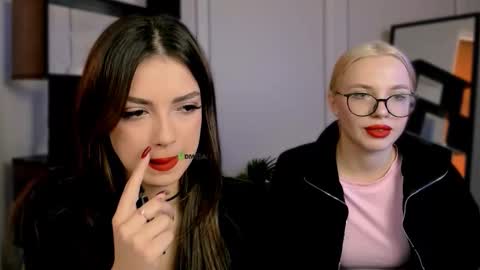 Snapshot of sendi_cais chatting on 17, 10, 2025 Sendi online show from 17, 10, 2025