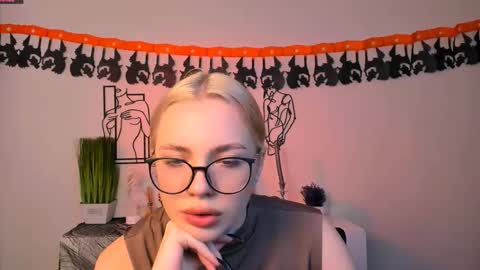 Snapshot of sendi_cais chatting on 3, 11, 2025 Sendi online show from 3, 11, 2025