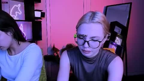 Snapshot of sendi_cais chatting on 11, 11, 2025 Sendi online show from 11, 11, 2025