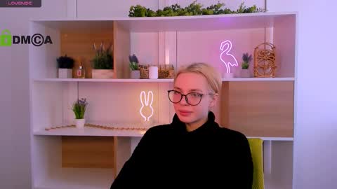 Snapshot of sendi_cais chatting on 14, 11, 2025 Sendi online show from 14, 11, 2025