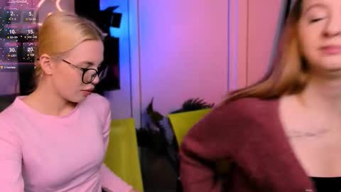 Snapshot of sendi_cais chatting on 23, 11, 2025 Sendi online show from 23, 11, 2025