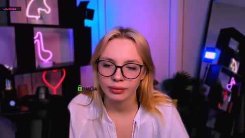 Snapshot of sendi_cais chatting on 26, 11, 2025 Sendi online show from 26, 11, 2025