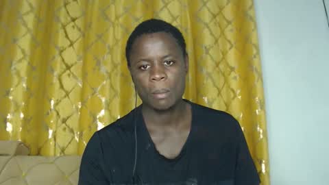 Snapshot of sensation_2 chatting on 17, 4, 2026 Charles online show from 17, 4, 2026
