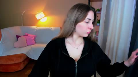 sensitiveheartt online show from 14, 9, 2025