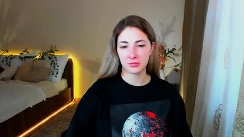 sensitiveheartt online show from 23, 9, 2025