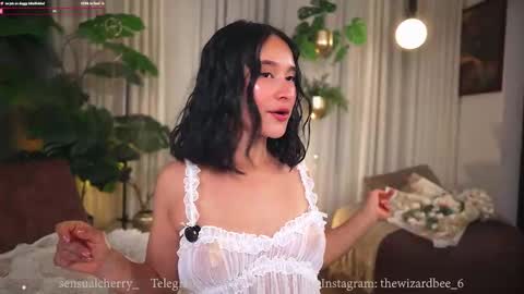 Snapshot of sensualcherry_ chatting on 12, 9, 2025 Maria- OF sensual bee online show from 12, 9, 2025