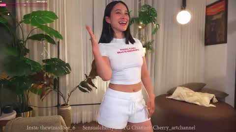 Snapshot of sensualcherry_ chatting on 2, 10, 2025 Maria- OF sensual bee online show from 2, 10, 2025