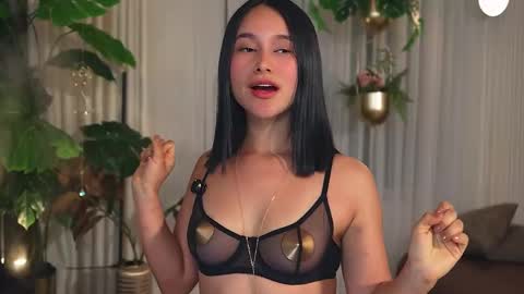 Snapshot of sensualcherry_ chatting on 11, 10, 2025 Maria- OF sensual bee online show from 11, 10, 2025