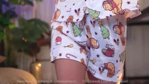 Snapshot of sensualcherry_ chatting on 21, 12, 2025 Maria- OF sensual bee online show from 21, 12, 2025