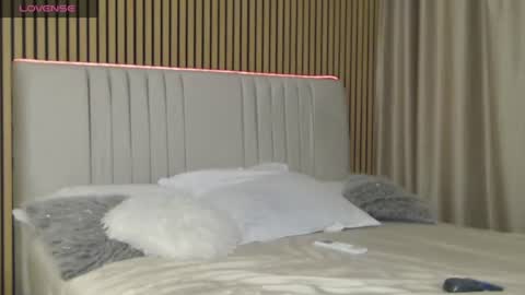 Snapshot of sensualhallie chatting on 19, 6, 2026 Hallie online show from 19, 6, 2026