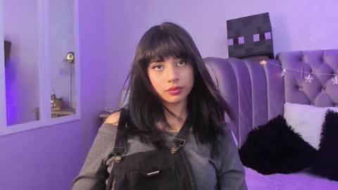 Snapshot of seren_bleck chatting on 4, 11, 2025 Seren Follow me online show from 4, 11, 2025