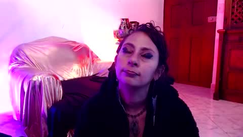Snapshot of serena_xyz chatting on 30, 10, 2025 Serena Xyz online show from 30, 10, 2025