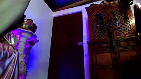 Snapshot of serena_xyz chatting on 13, 11, 2025 Serena Xyz online show from 13, 11, 2025