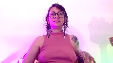 Snapshot of serena_xyz chatting on 30, 11, 2025 Serena Xyz online show from 30, 11, 2025