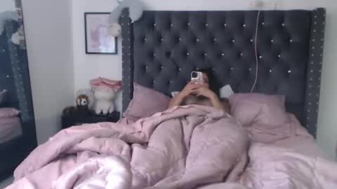 sararoussee online show from 9, 2, 2025