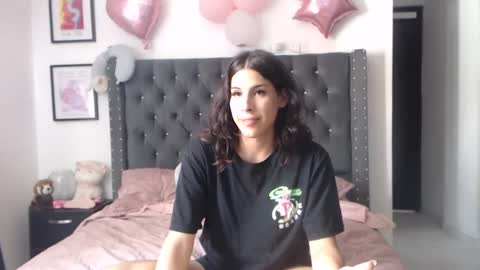 sararoussee online show from 28, 2, 2025