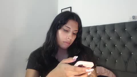 sararoussee online show from 9, 11, 2025