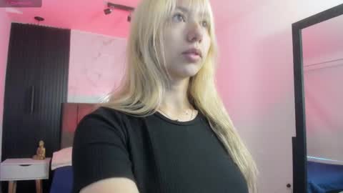 Snapshot of serene_waves chatting on 29, 9, 2025 Serene online show from 29, 9, 2025