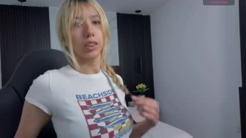 Snapshot of serene_waves chatting on 9, 10, 2025 Serene online show from 9, 10, 2025