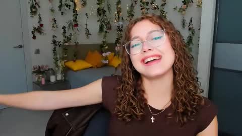 Ophelia online show from 19, 9, 2025