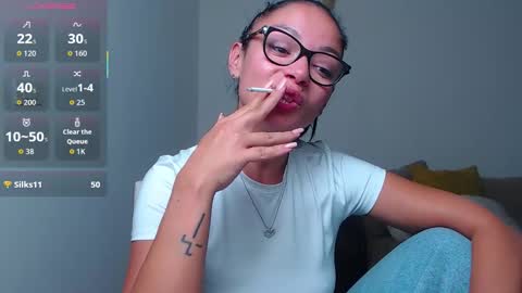 Snapshot of serenesophi chatting on 6, 10, 2025 SereneSophi online show from 6, 10, 2025