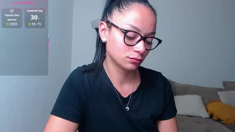 Snapshot of serenesophi chatting on 3, 11, 2025 SereneSophi online show from 3, 11, 2025