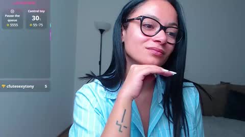 Snapshot of serenesophi chatting on 27, 11, 2025 SereneSophi online show from 27, 11, 2025