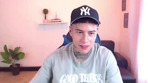 Snapshot of setthomas chatting on 30, 10, 2025 Thomas online show from 30, 10, 2025