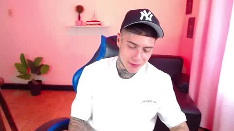 Snapshot of setthomas chatting on 6, 11, 2025 Thomas online show from 6, 11, 2025