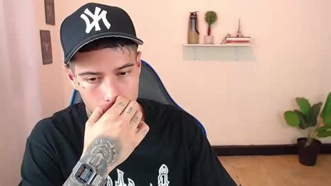 Snapshot of setthomas chatting on 16, 12, 2025 Thomas online show from 16, 12, 2025