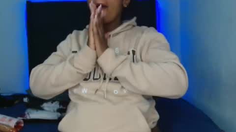 sex_bomb30 online show from 19, 4, 2026