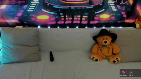 Leyila Johnnyn online show from 5, 12, 2024