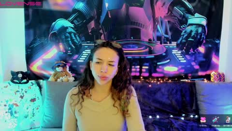 Leyila Johnnyn online show from 25, 12, 2024