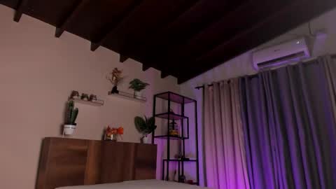 ... Camila ... online show from 25, 9, 2025