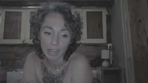 Trixy Rose online show from 5, 1, 2025