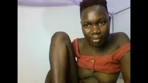 Snapshot of sexqueen02 chatting on 5, 1, 2025 sexqueen02 online show from 5, 1, 2025