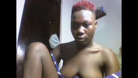 Snapshot of sexqueen02 chatting on 8, 1, 2025 sexqueen02 online show from 8, 1, 2025