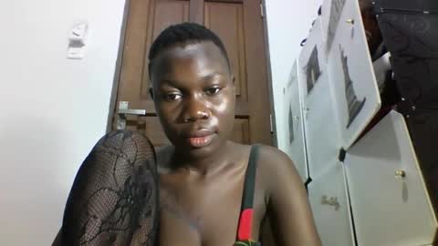 Snapshot of sexqueen02 chatting on 14, 9, 2025 sexqueen02 online show from 14, 9, 2025